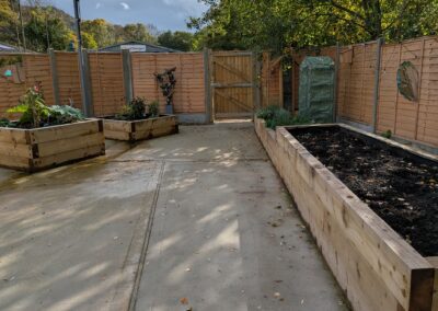 Level Centre garden